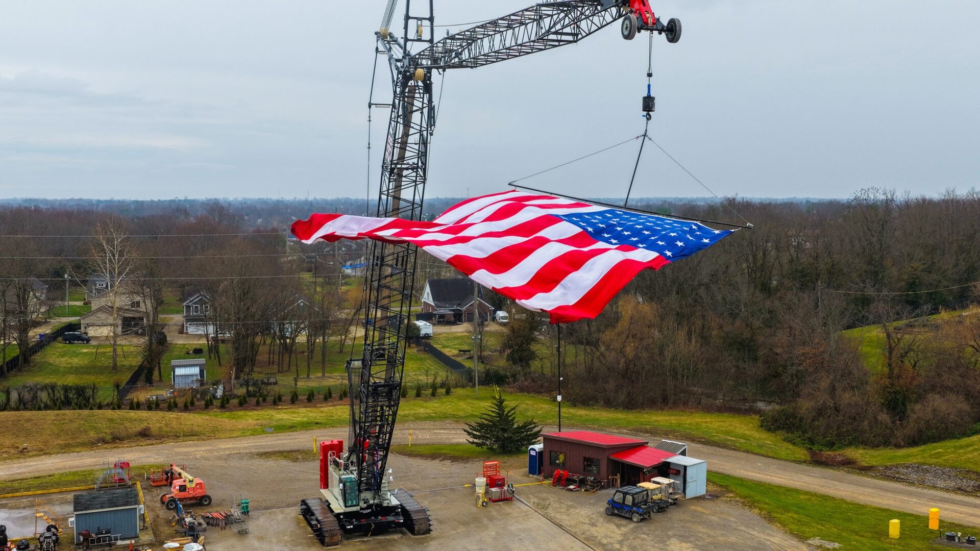 Link-Belt 248|V lattice crawler crane on a jobsite